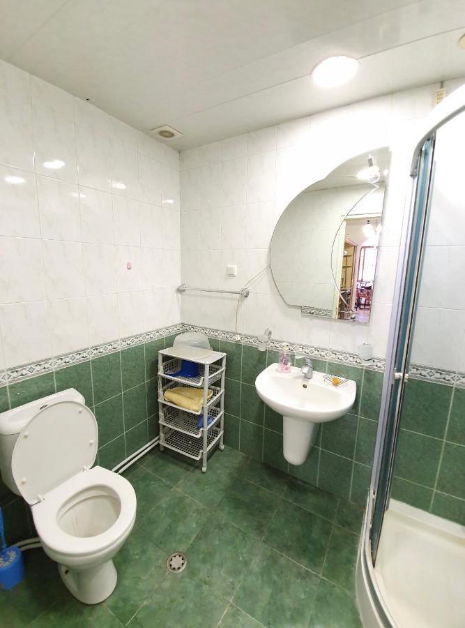 Cozy Apartment Near Opera House Ереван Екстериор снимка